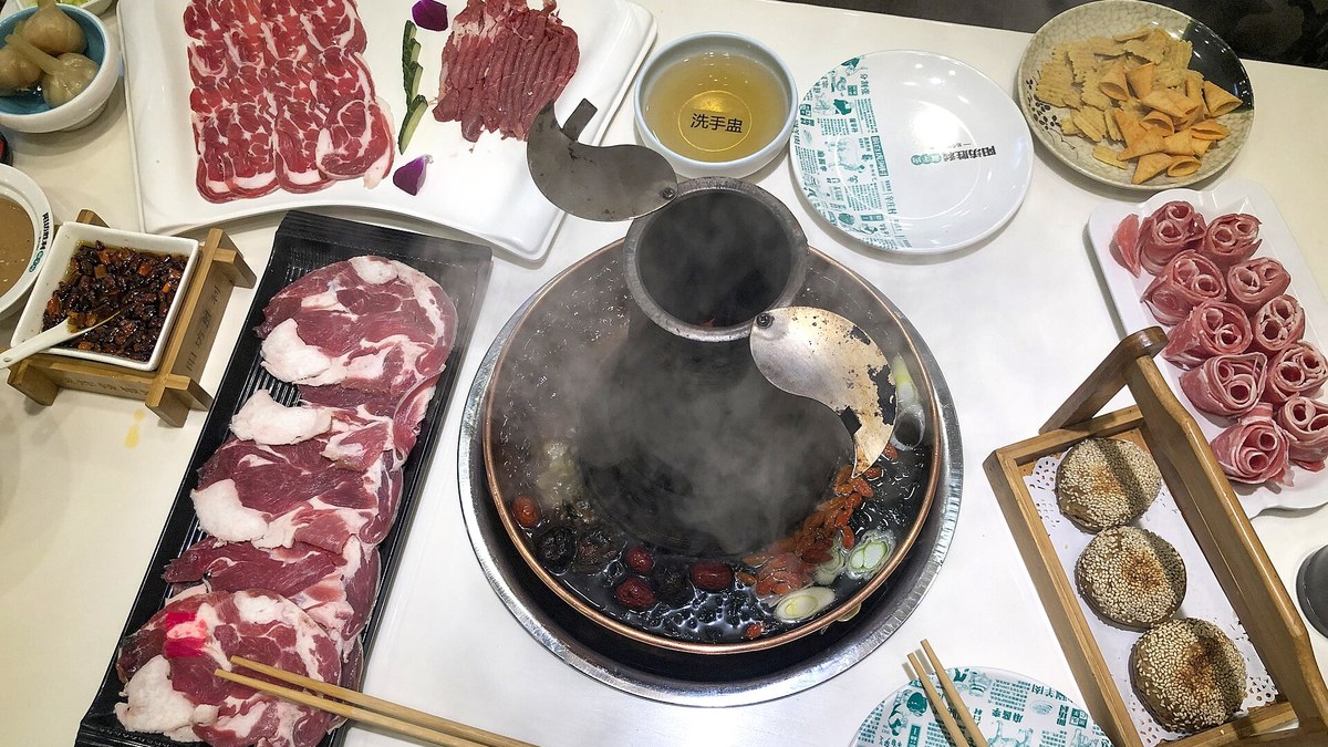 Shenzhen Hot Pot 2026: Chaoshan Beef Hot Pot, Coconut Chicken, Yunnan Mushroom Pot — Which Are Worth It in Luohu, Futian and Nanshan