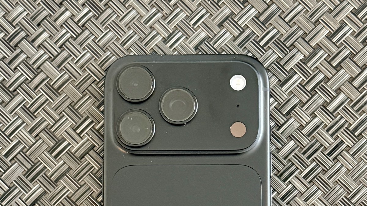 iPhone 18 深圳開賣 2026 實戰:蘋果店排隊、Pro Max 缺貨、退稅 11%、國行 vs 港版保養(羅湖/福田/南山 6 個實測點)