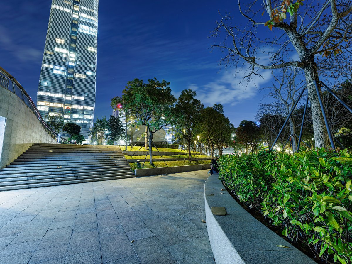 深圳叫車口岸上車點與市區夜景對照