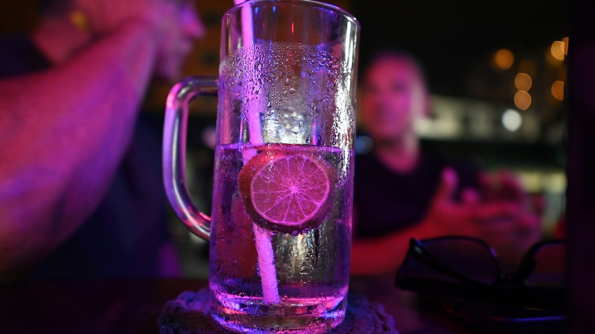 Shenzhen Nightlife: Bars, Live Music & Rooftop Views