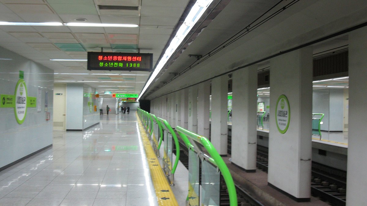 Shenzhen Metro Made Easy: Lines, Fares & How to Pay as a Tourist
