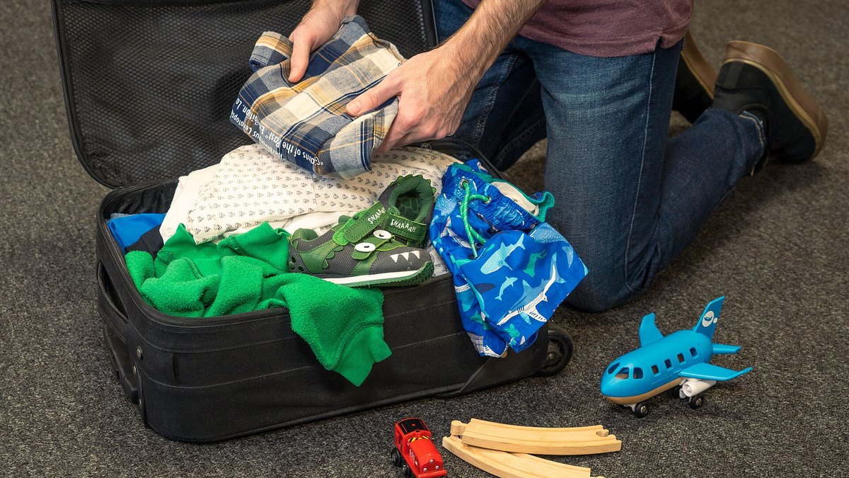 What to Pack for Shenzhen: Weather by Season, Adapters & Checklist